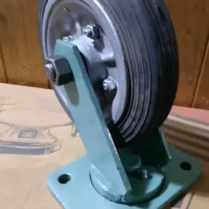 RUEDA CON BASE GIRATORIA DE  3 (*)